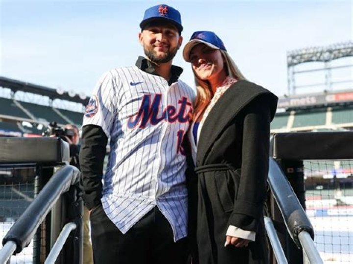Bo Bichette's Wife: A Closer Look