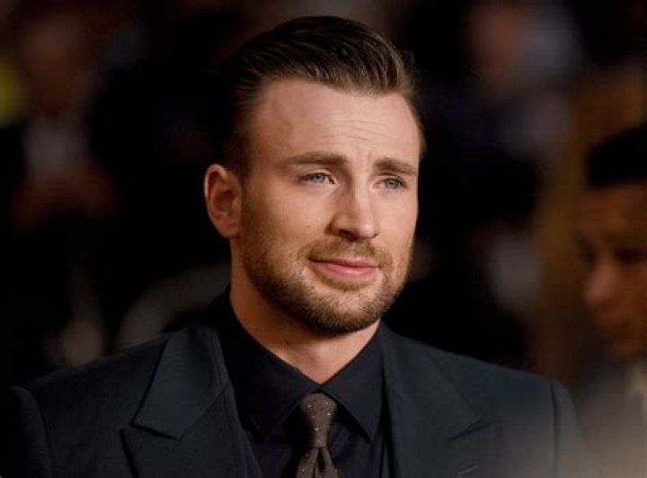 Chris Evans' Accidental Nude Photo Leak: The Story