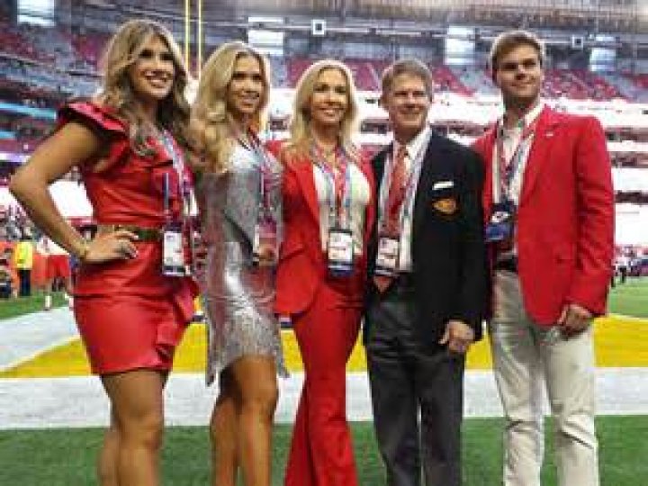 Discovering Tavia Shackles: A Look at the Kansas City Chiefs' First Lady