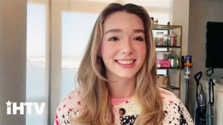 Discovering Zuribellarose: A Look at a Rising Social Media Star