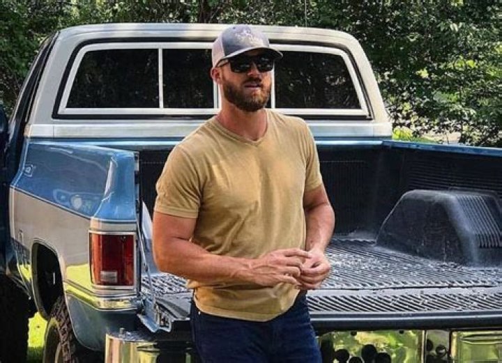 How Old is Riley Green the Country Singer? Finding His Age and More
