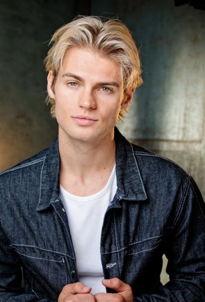 Is Noah LaLonde Single? Unpacking the Buzz Around the Star