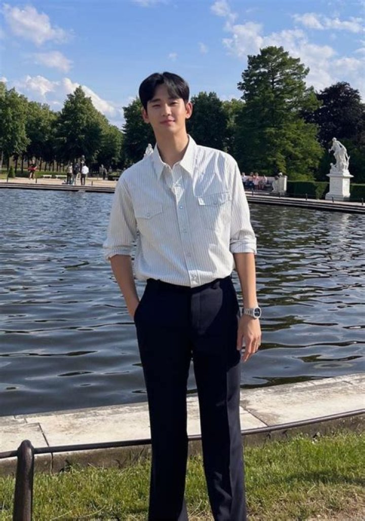 Kim Soo Hyun's Personal Life: Exploring His Relationship Status and Private World